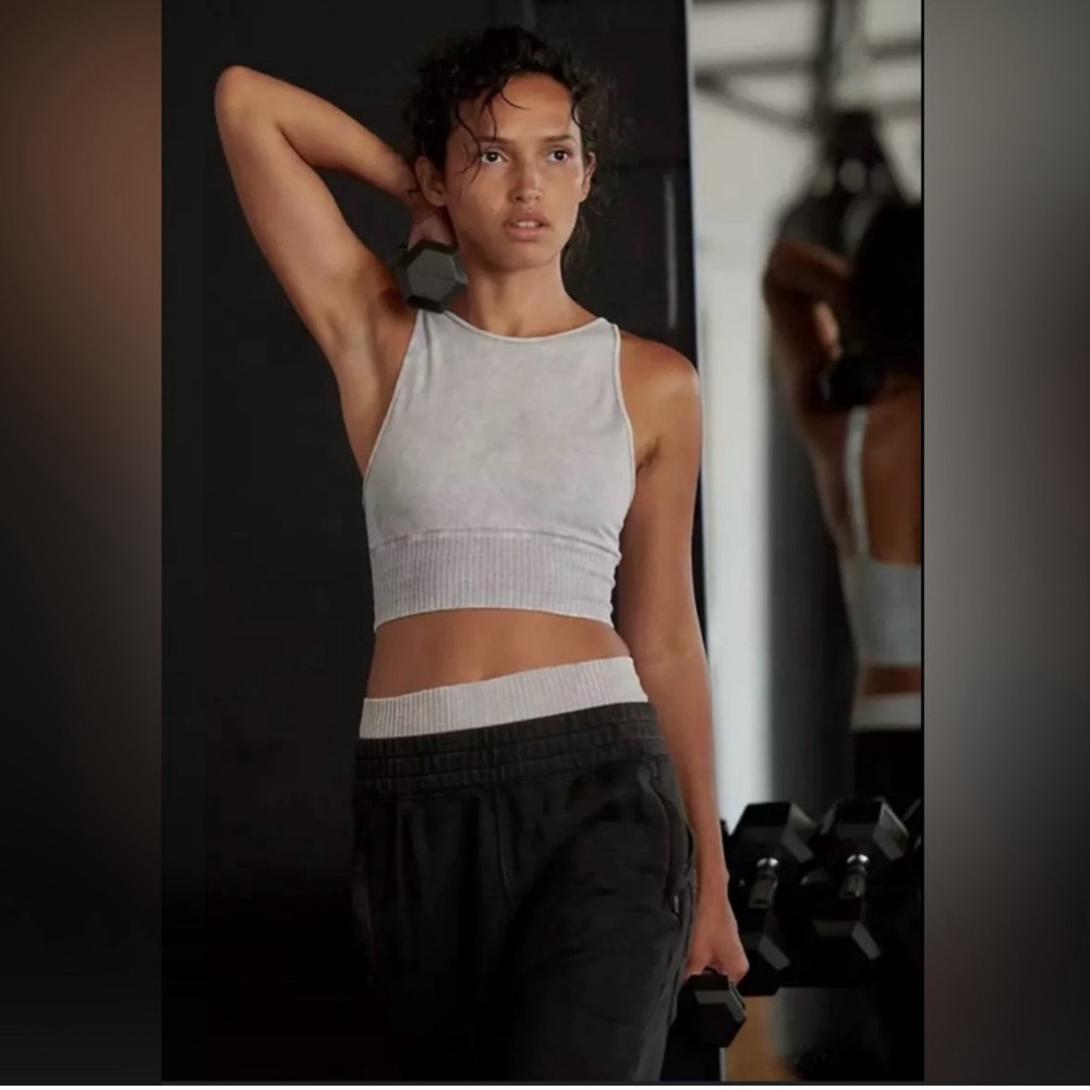 Free People Movement High Neck Crop Top 🩶 M/L